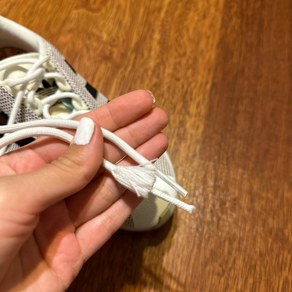 Adidas sports sneakers. - Picture 4 of 8